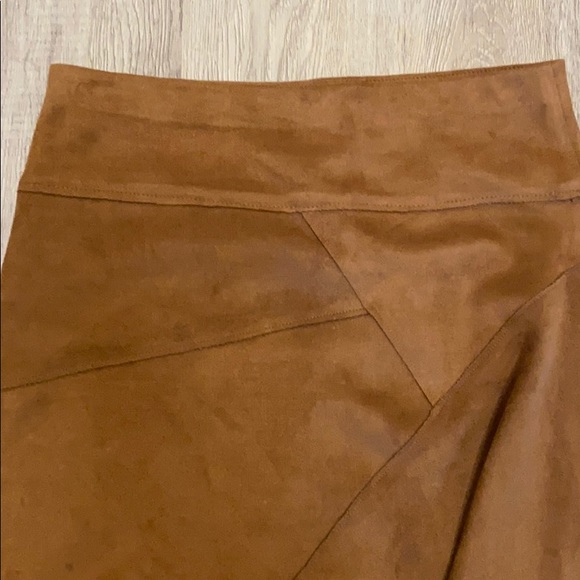 Vegan Suede mini skirt - Picture 2 of 4